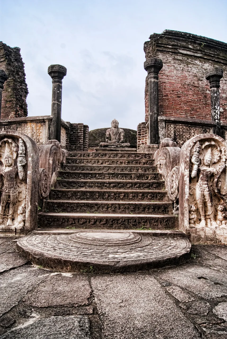 Polonnaruwa Vatadage by Philip Nalangan