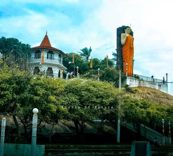Kirinda Vihara Maha Devi Temple by LKTraveler admin upload