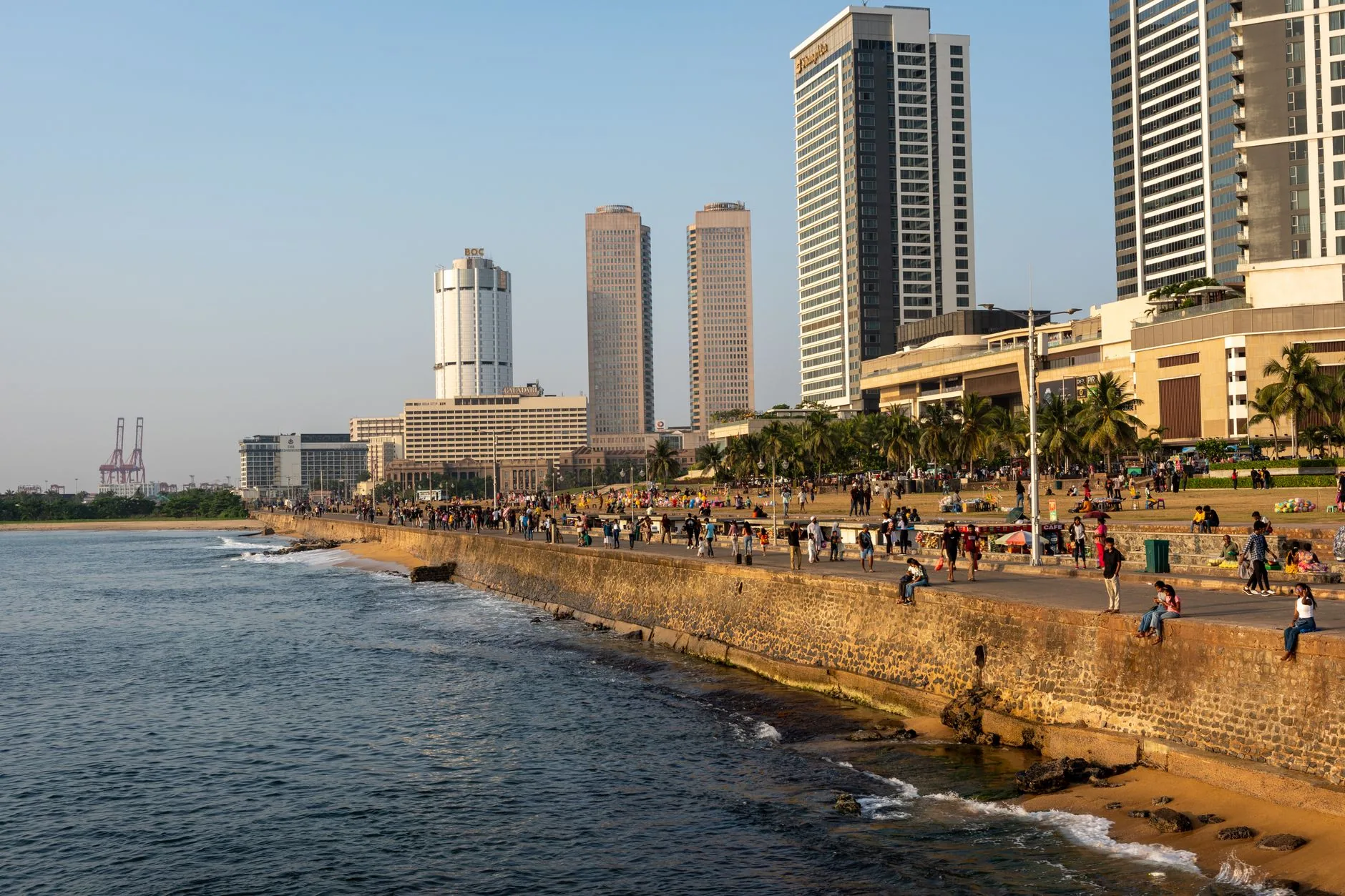 Galle Face Green by Thilina Alagiyawanna