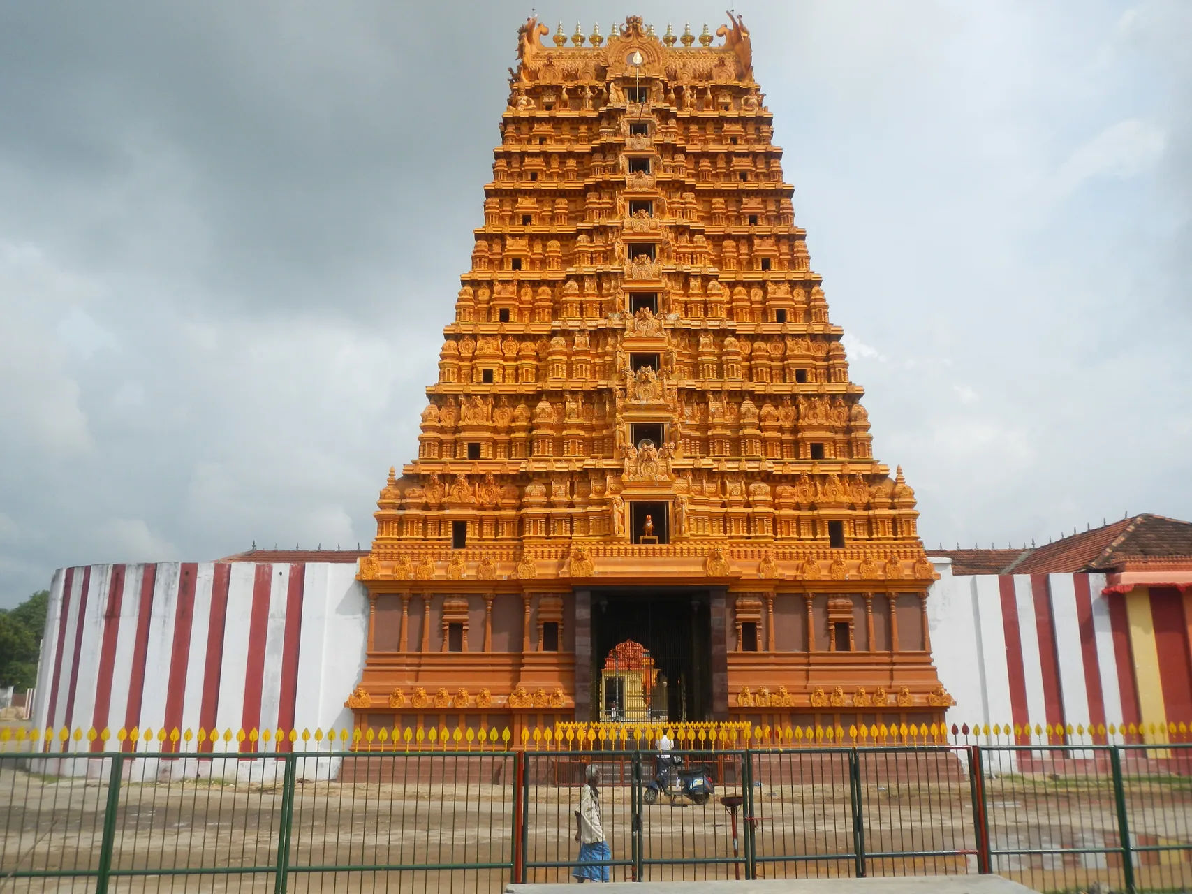 Nallur Kandaswamy Kovil by உமாபதி