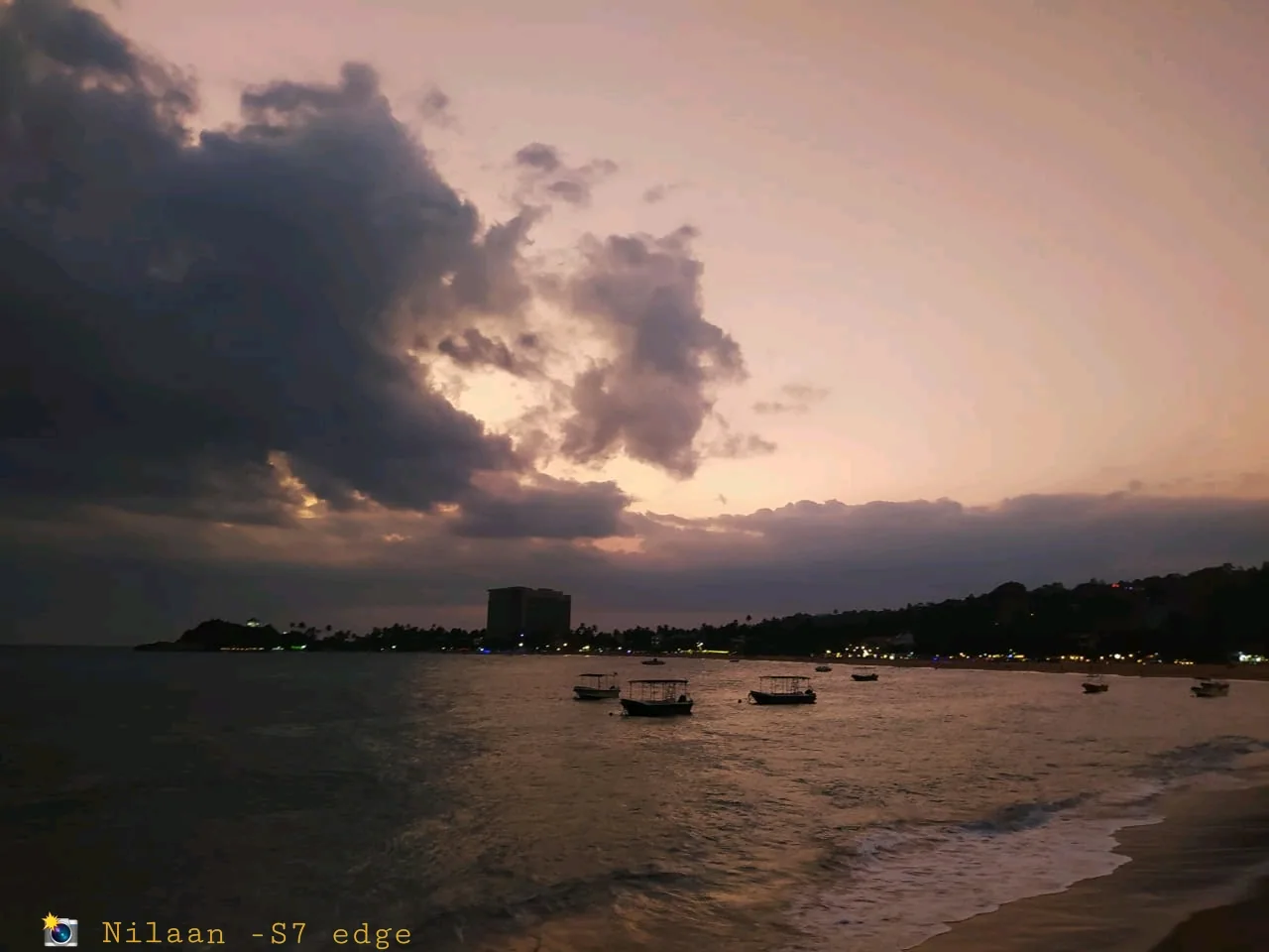 Unawatuna Beach by Nilaan097