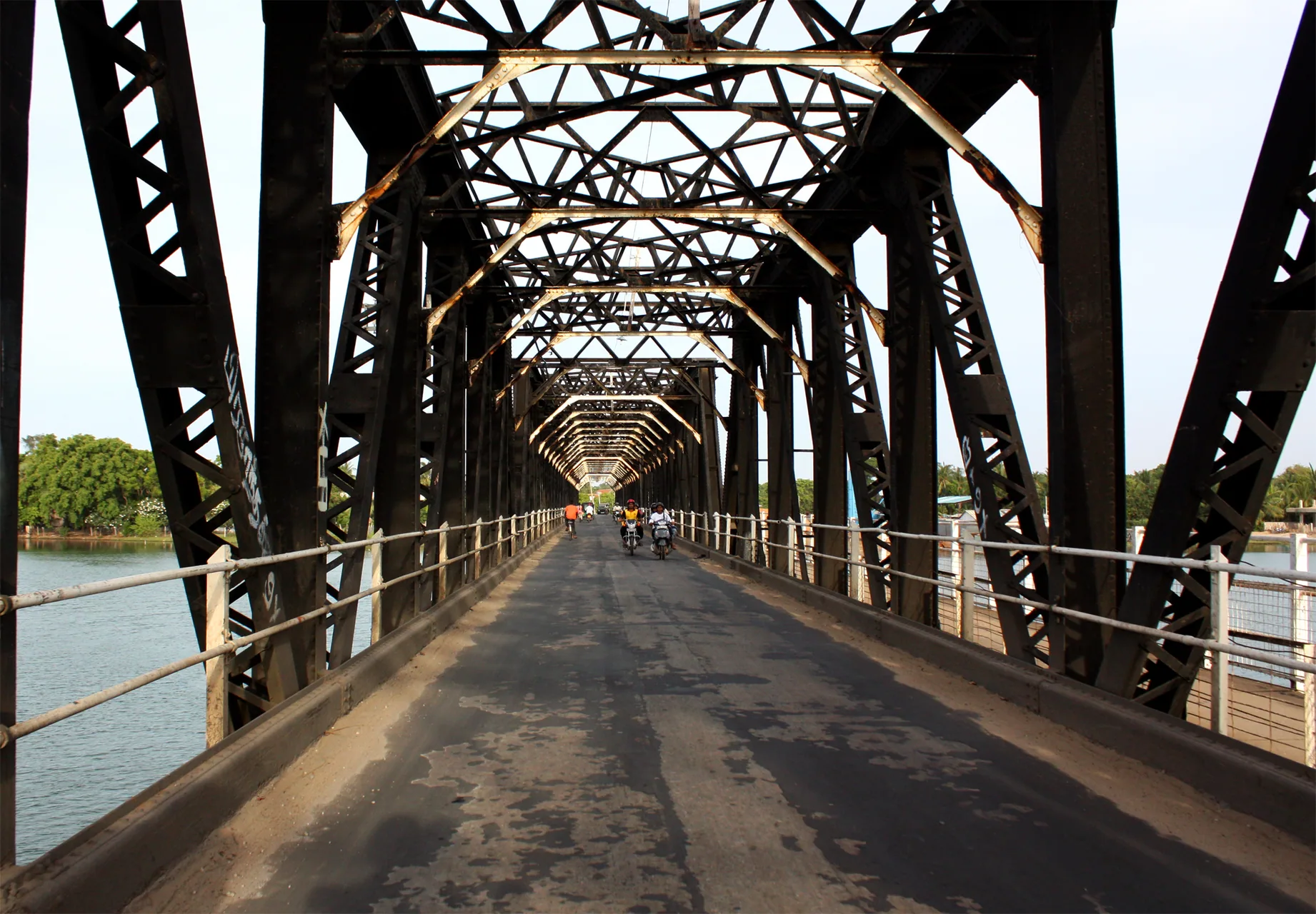 Kallady Bridge by Anton Croos