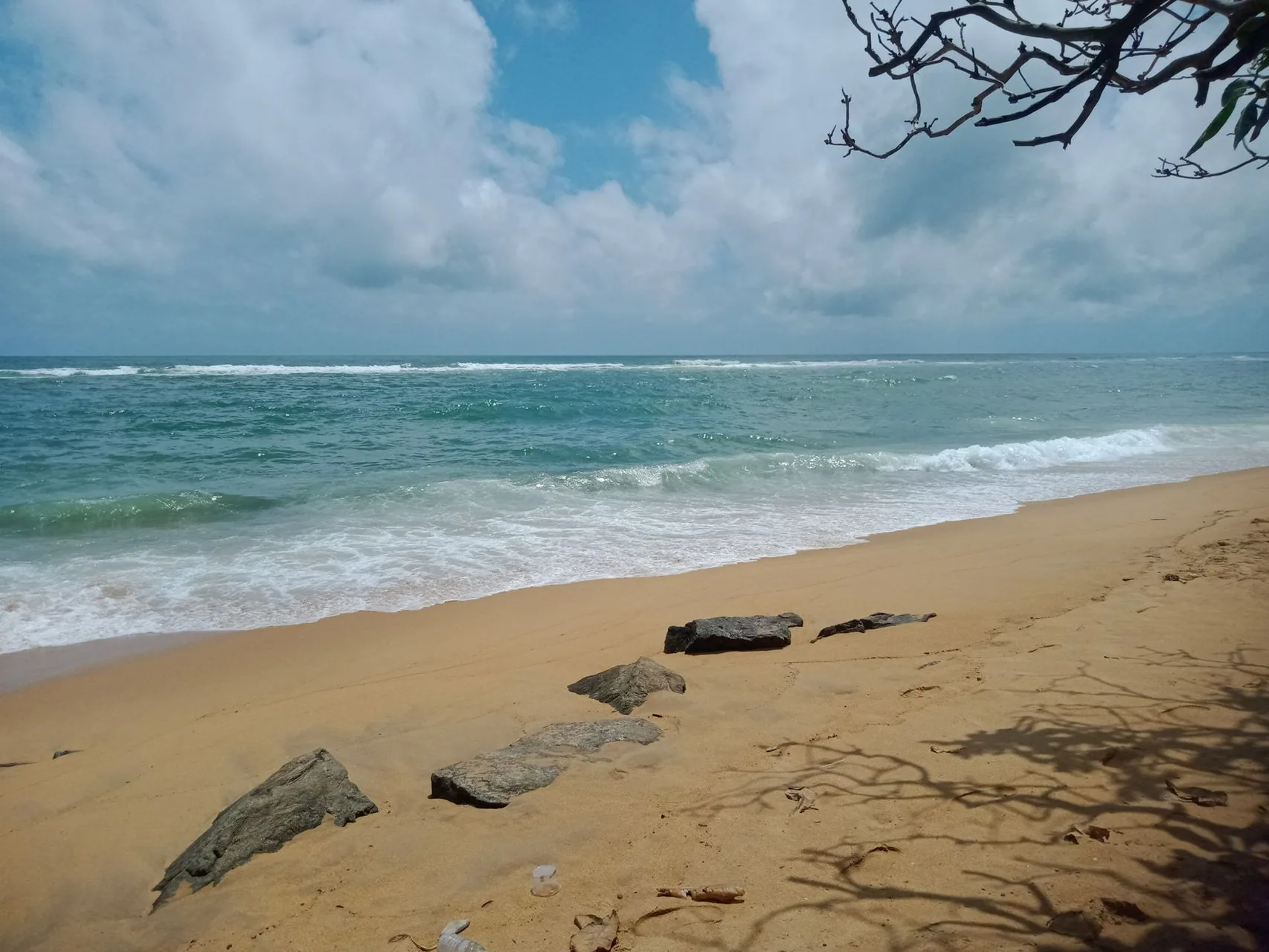 Mount Lavinia Beach by Ransi Deshadi