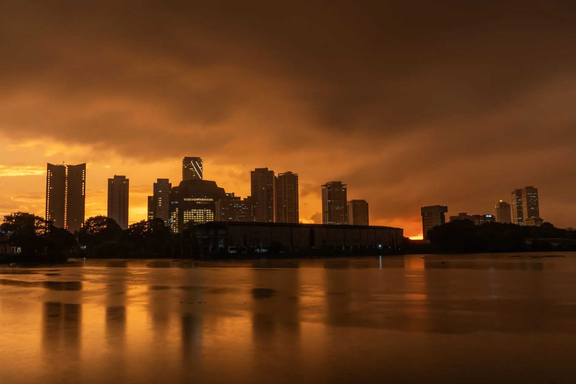 Beira Lake by Thilina Alagiyawanna
