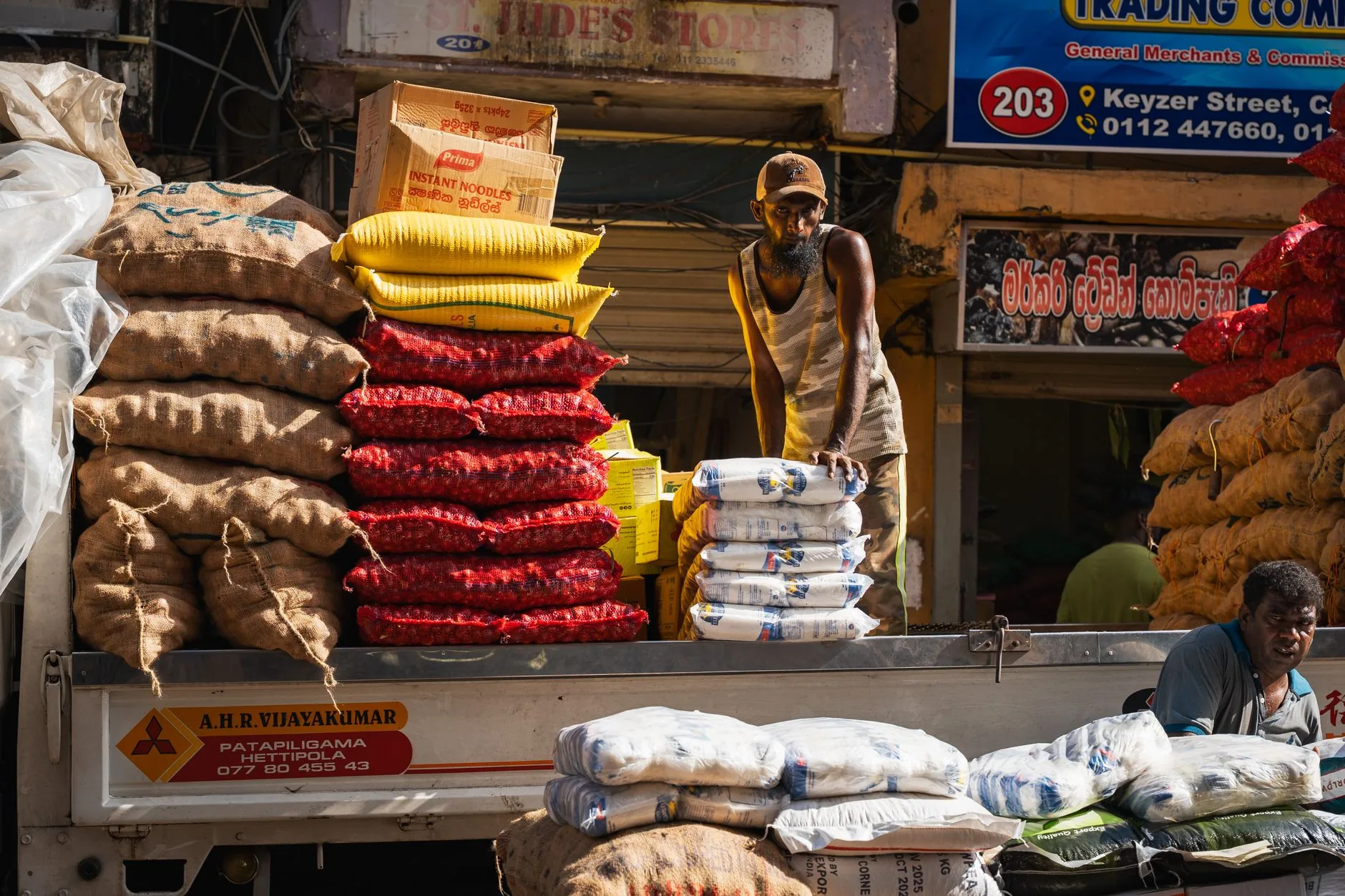 Pettah Market by Thilina Alagiyawanna