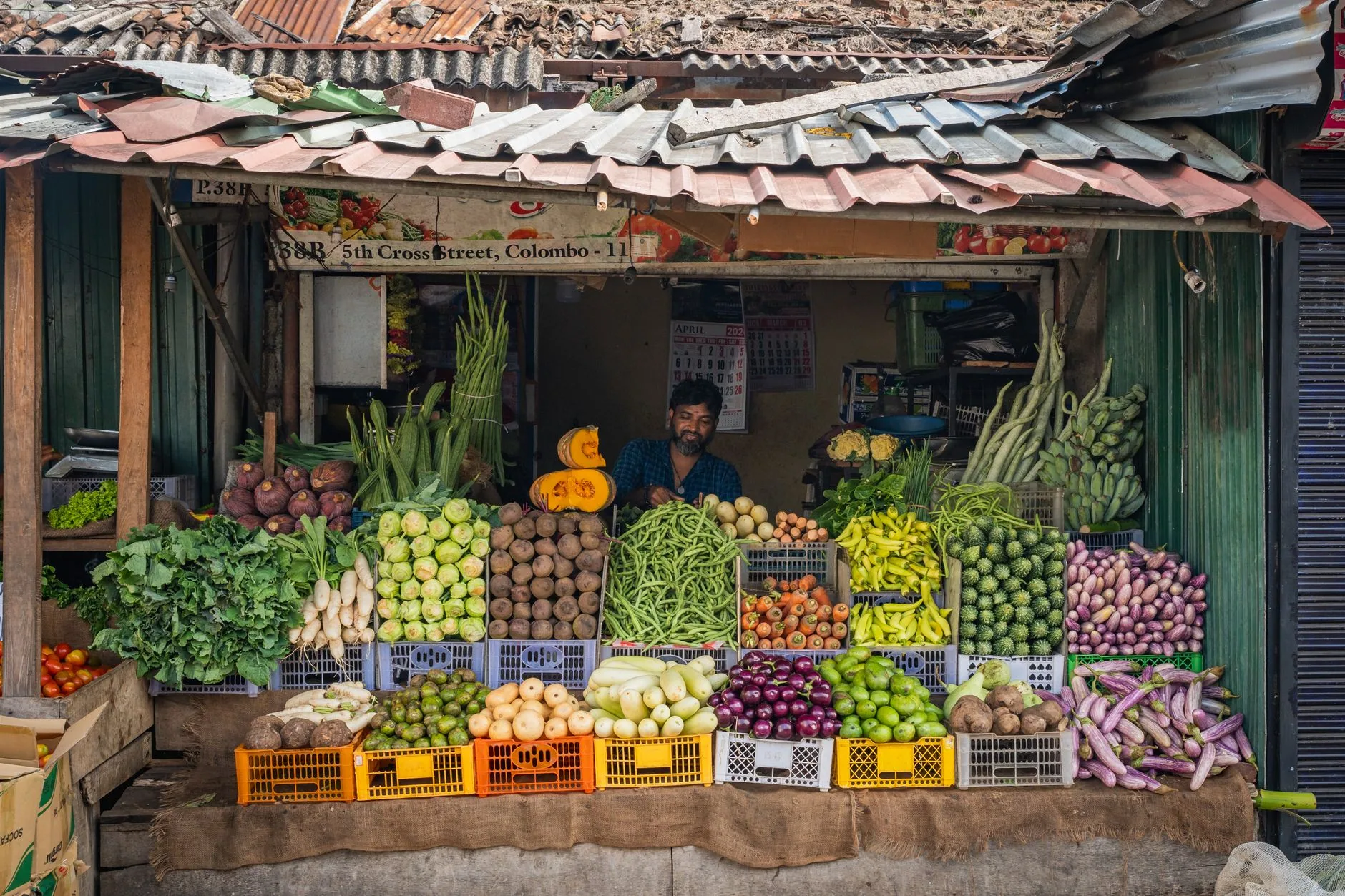 Pettah Market by Thilina Alagiyawanna