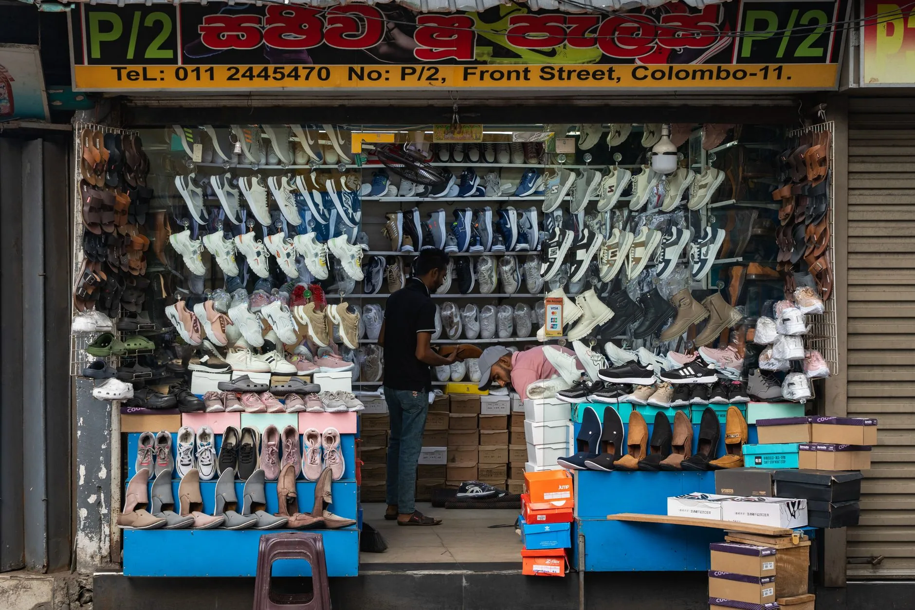 Pettah Market by Thilina Alagiyawanna