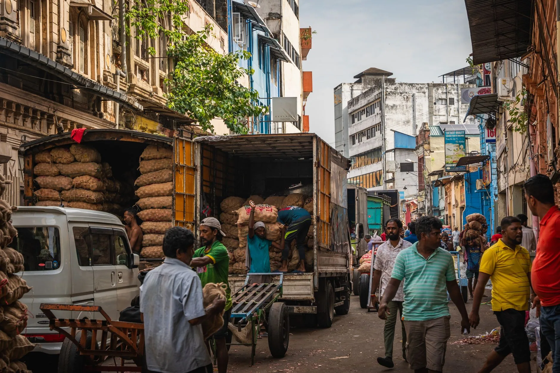 Pettah Market by Thilina Alagiyawanna